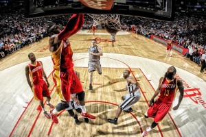 ac米兰足球队-“华金·托比利亚的强硬防守与高效突破，带领阿根廷美洲狮队走向未来”